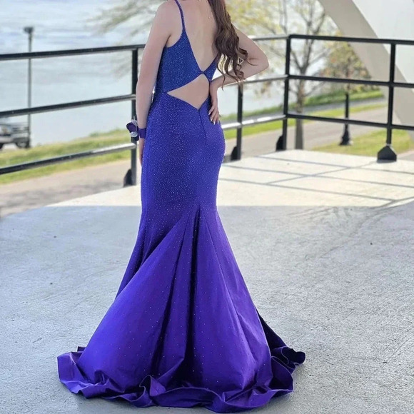 Gorgeous Ellie Wilde Sequin Prom Dress - Picture 3 of 3